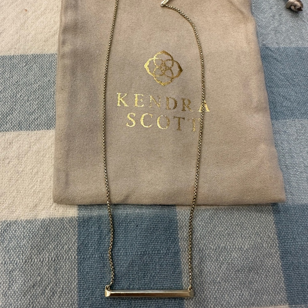 Kendra Scott gold bar necklace